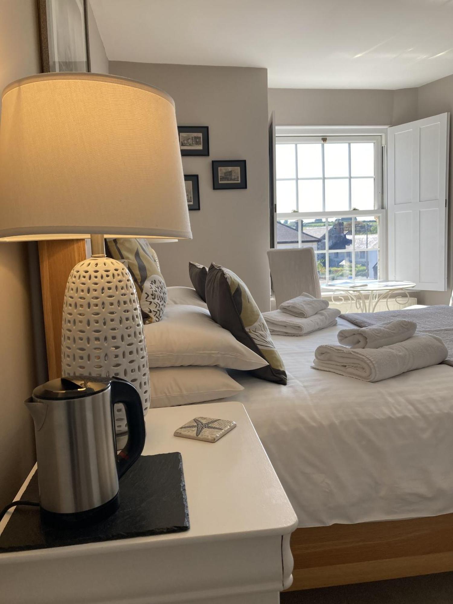 Bed and Breakfast Old Temperance House Saint Keverne Habitación foto